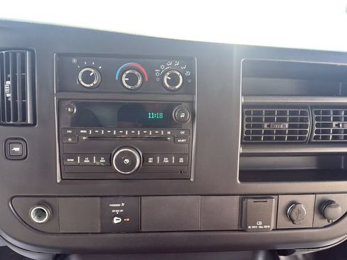 Used 2016 Chevrolet Express 3500 RWD image 20