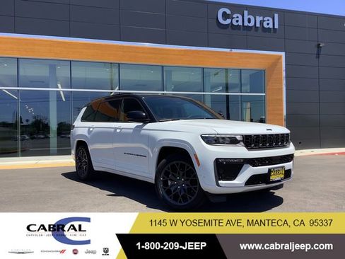 New 2026 Jeep Grand Cherokee L Summit w/ Obsidian Package AWD/4WD image 1
