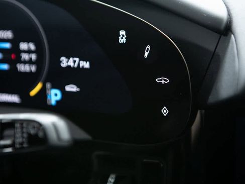 Certified 2022 Porsche Taycan 4 Cross Turismo image 26