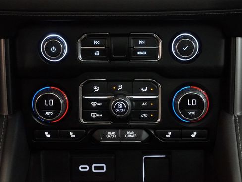 Used 2023 Chevrolet Tahoe LT AWD/4WD image 25