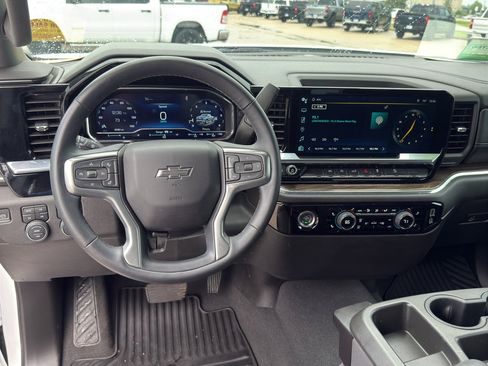 Used 2024 Chevrolet Silverado 1500 RST w/ Z71 Off-Road Package AWD/4WD image 20