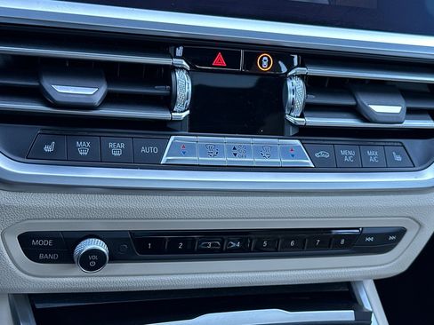 Used 2021 BMW 330i xDrive Sedan w/ Convenience Package image 22