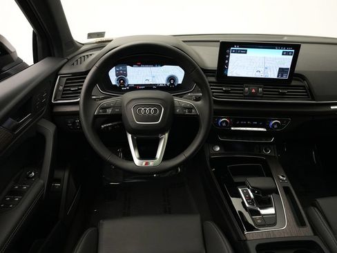 Used 2025 Audi Q5 e Premium Plus w/ Premium Plus Package AWD/4WD image 9