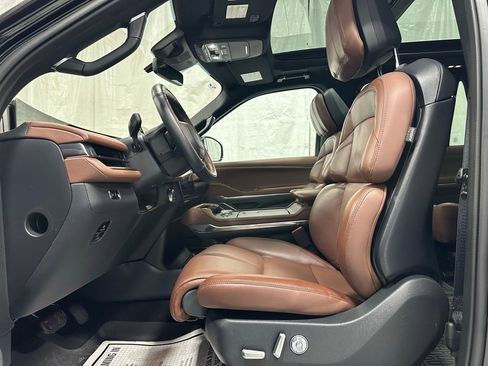 Used 2025 Lincoln Navigator L Reserve image 14