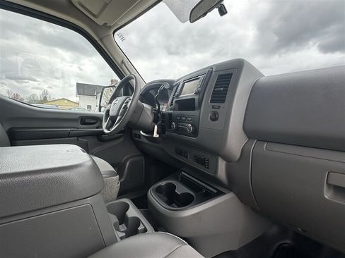 Used 2019 Nissan NV 3500 SL w/ Navigation Package RWD image 9