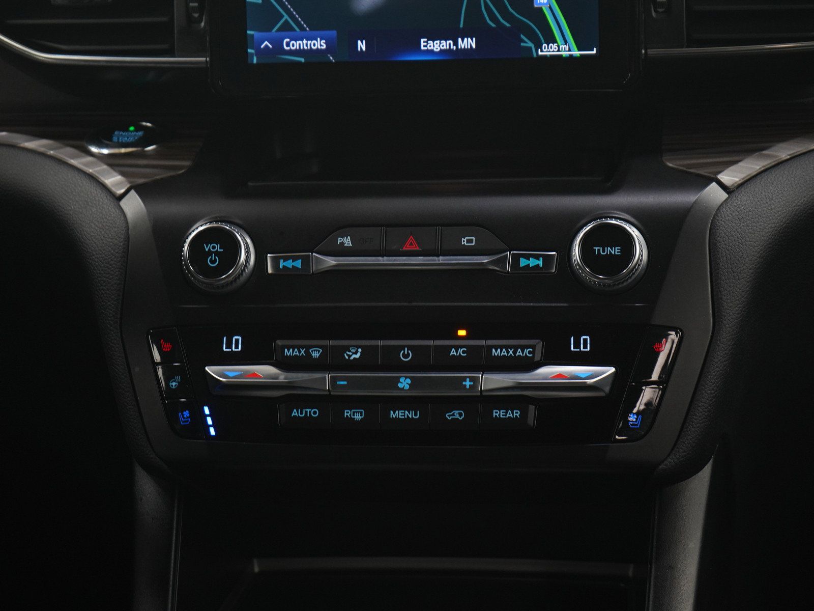 Used 2020 Ford Explorer Limited AWD/4WD image 18