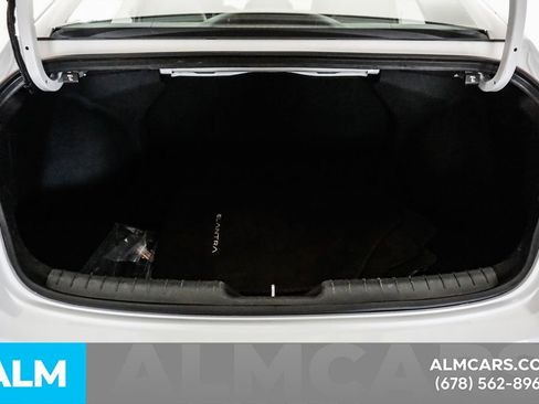 Used 2025 Hyundai Elantra SE image 21