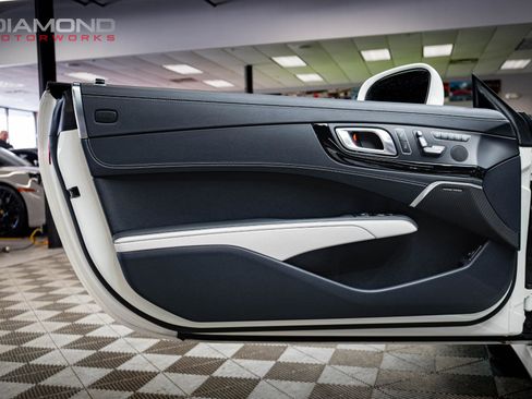 Used 2015 Mercedes-Benz SL 550 image 14
