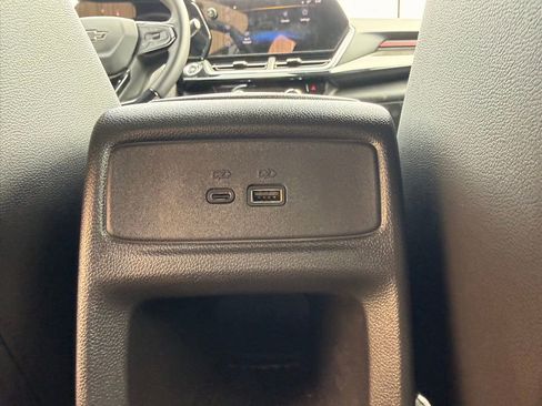 Used 2026 Chevrolet Trax RS FWD image 24