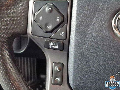 Certified 2020 Toyota Tacoma TRD Off-Road AWD/4WD image 12