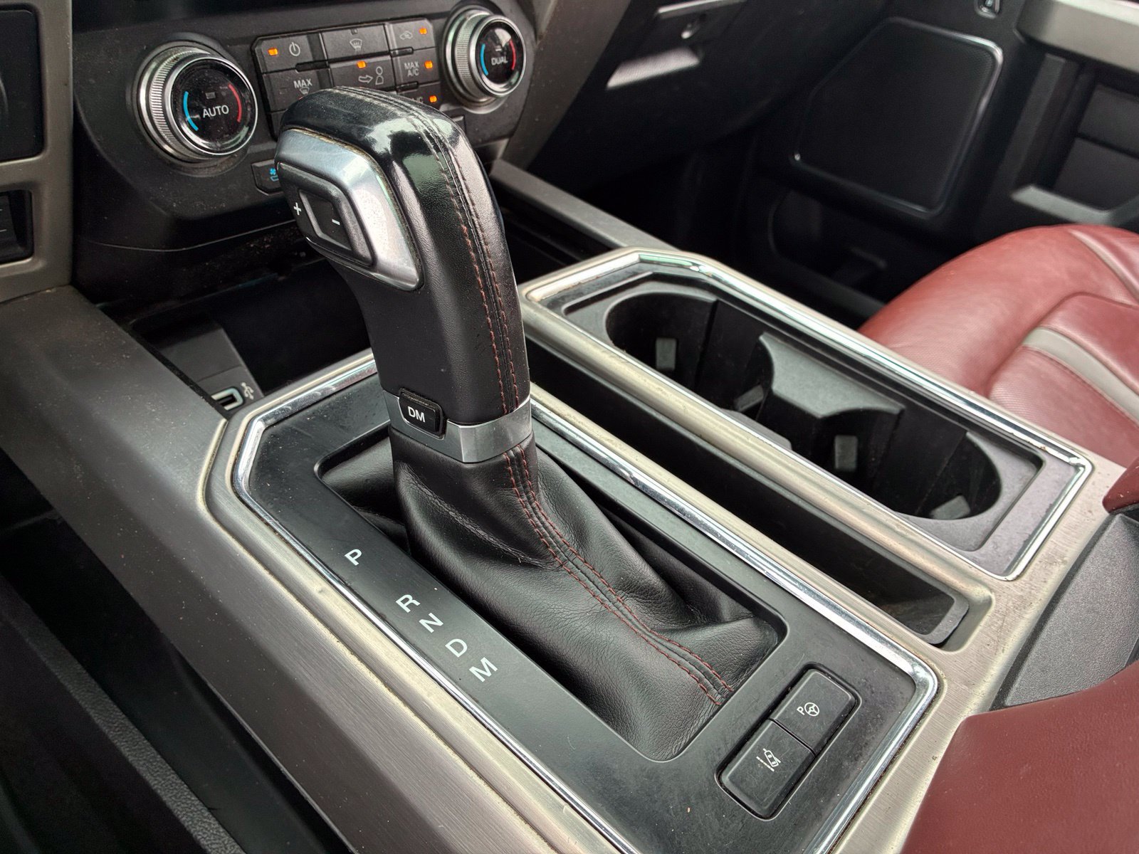 Used 2018 Ford F150 Platinum w/ Equipment Group 701A Luxury AWD/4WD image 26