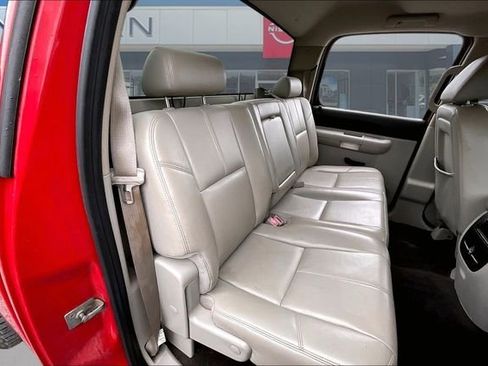 Used 2010 Chevrolet Silverado 2500 LT w/ Interior Plus Package RWD image 23