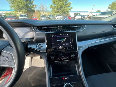 Used 2023 Jeep Grand Cherokee L Laredo image 36