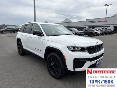 New 2026 Jeep Grand Cherokee Altitude AWD/4WD image 3