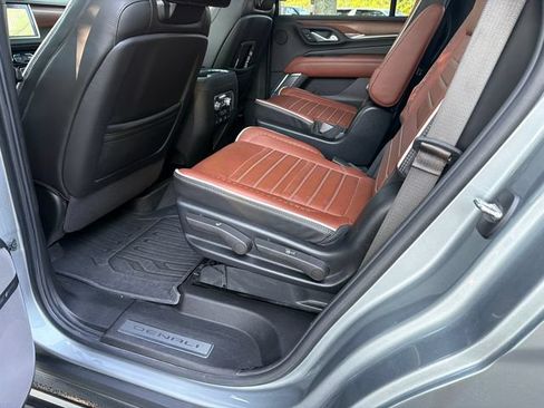 Used 2024 GMC Yukon Denali Ultimate AWD/4WD image 21