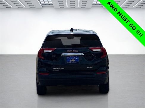 Used 2024 GMC Terrain SLE image 7
