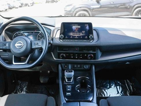 Used 2024 Nissan Rogue S FWD image 12