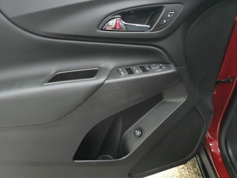 Used 2021 Chevrolet Equinox LT image 13