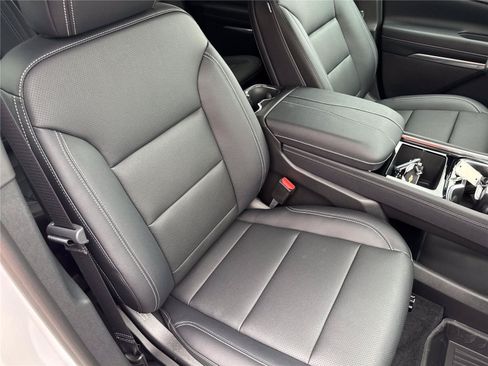 New 2026 Chevrolet Traverse LT FWD image 36