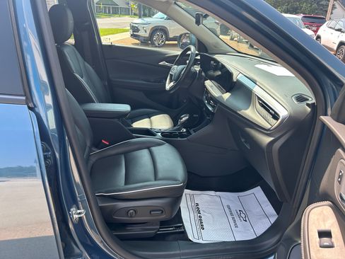 Used 2024 Buick Encore GX Avenir w/ Avenir Technology Package AWD/4WD image 29