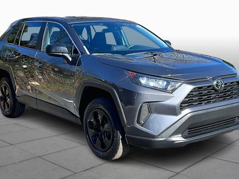 Certified 2022 Toyota RAV4 LE image 3