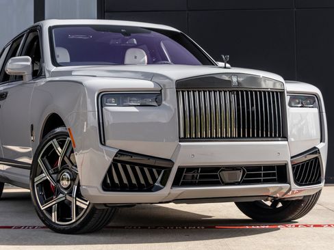 New 2027 Rolls-Royce Cullinan Black Badge AWD/4WD image 8