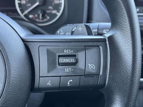 Used 2024 Nissan Rogue S image 21