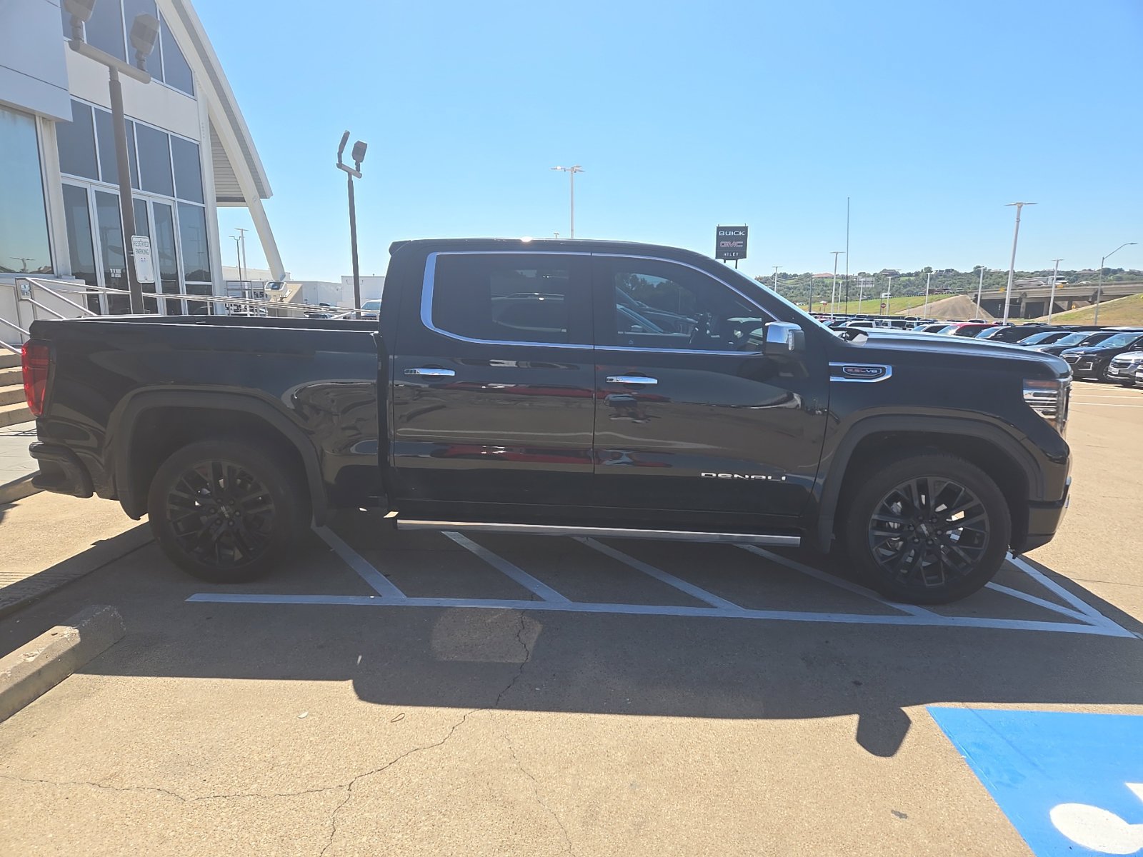 Used 2026 GMC Sierra 1500 Denali w/ Technology Package AWD/4WD image 4