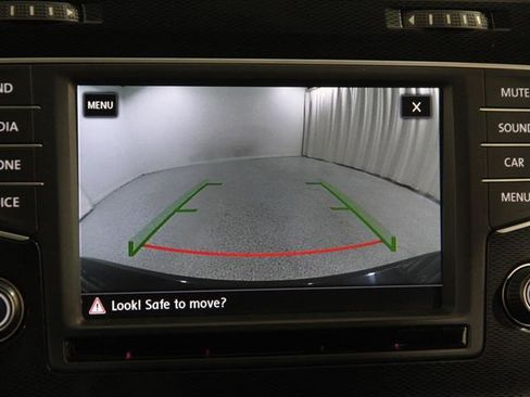 Used 2017 Volkswagen GTI SE image 12