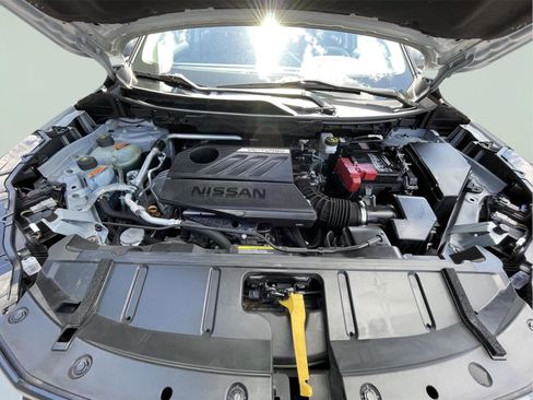 Used 2024 Nissan Rogue SL AWD/4WD image 11