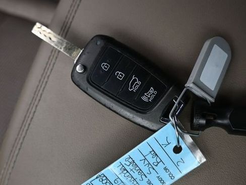 Used 2019 Hyundai Santa Fe SE image 18