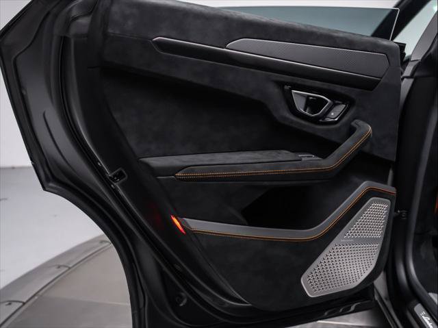 Used 2024 Lamborghini Urus Performante AWD/4WD image 32