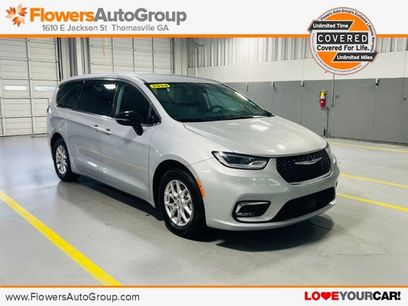 Used 2024 Chrysler Pacifica Touring-L