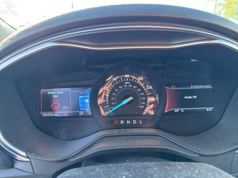 Used 2020 Ford Fusion SE image 7