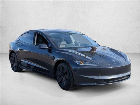 Used 2025 Tesla Model 3 Long Range image 3