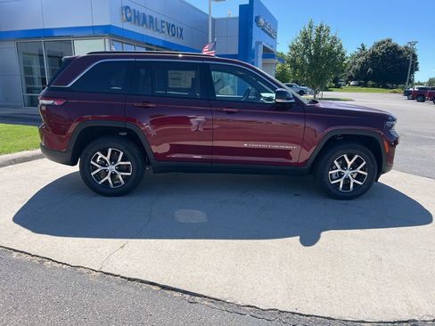 New 2025 Jeep Grand Cherokee Limited AWD/4WD image 7