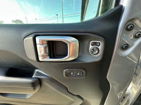 Used 2020 Jeep Gladiator Sport w/ Quick Order Package 24S AWD/4WD image 12