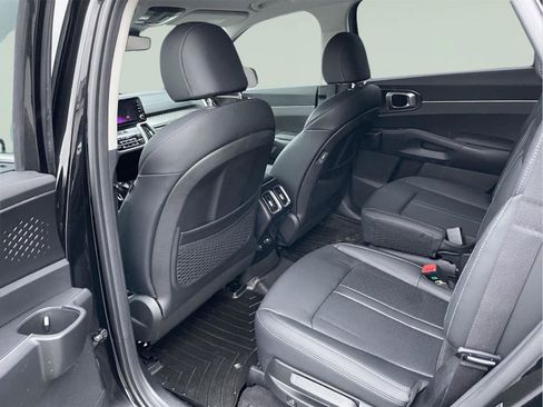 Used 2023 Kia Sorento EX image 13
