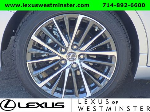Used 2025 Lexus ES 300h w/ Premium Package FWD image 13