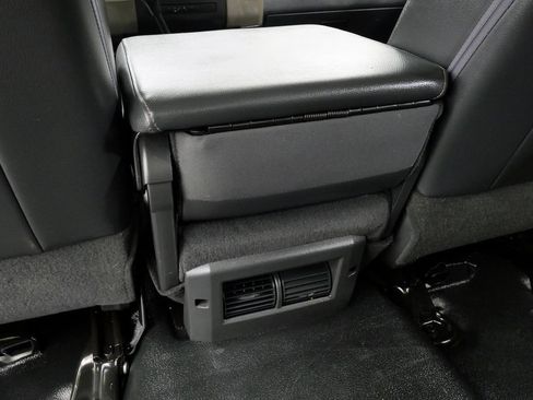 Used 2012 RAM 2500 ST w/ Chrome Appearance Group AWD/4WD image 19