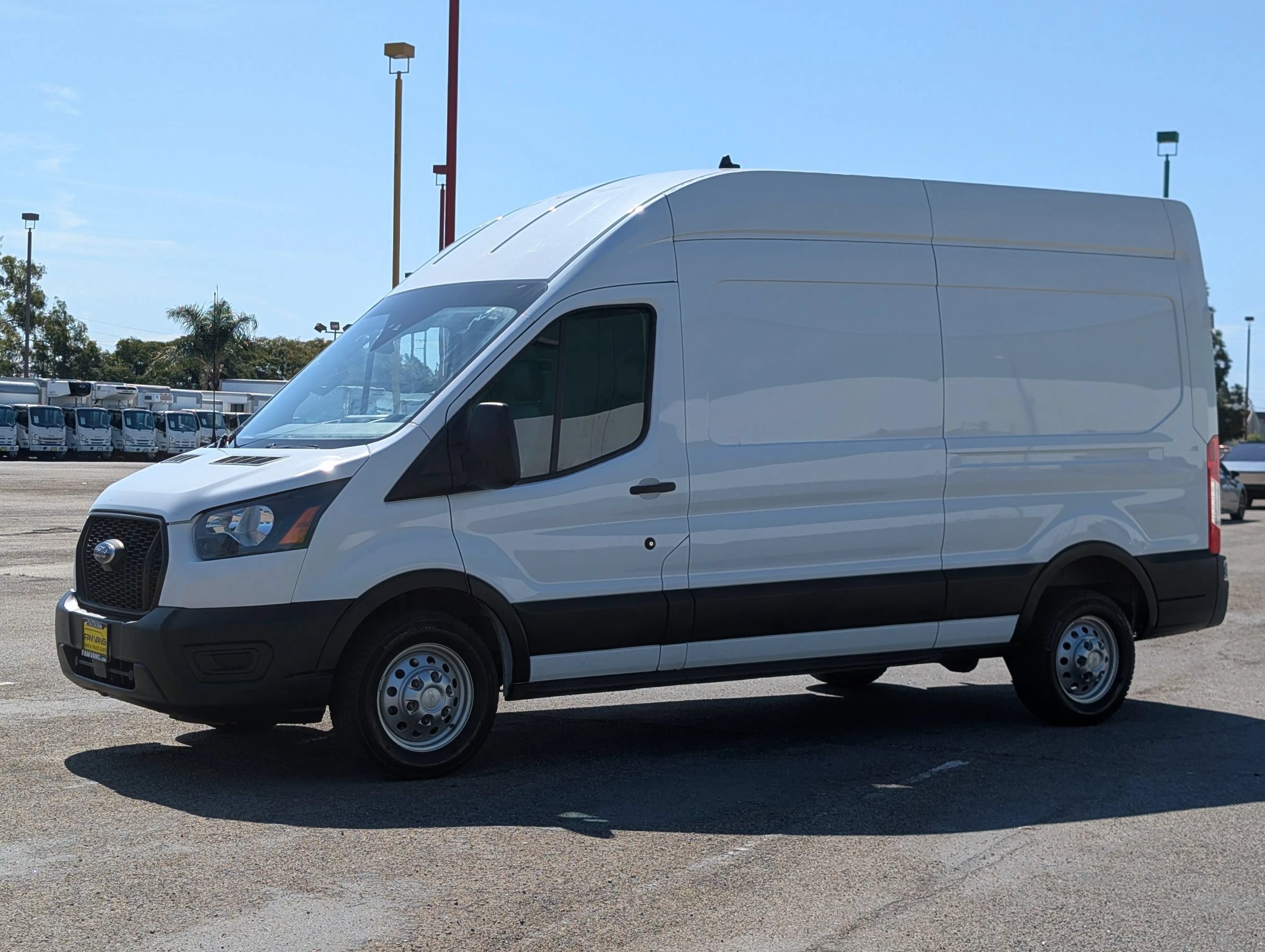 Used 2023 Ford Transit 250 148 High Roof AWD image 3