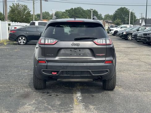 Used 2019 Jeep Cherokee Trailhawk w/ Cold Weather Group AWD/4WD image 5