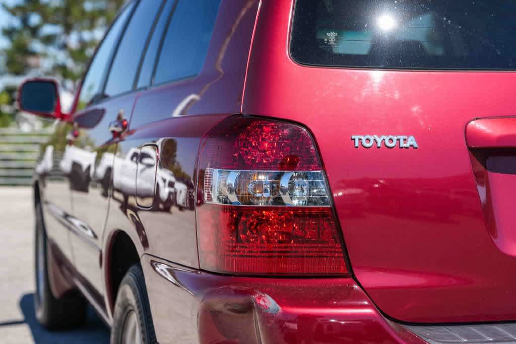 Used 2006 Toyota Highlander 2WD w/ 3rd Row image 9