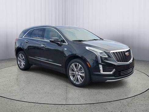 Used 2024 Cadillac XT5 Premium Luxury AWD/4WD image 2