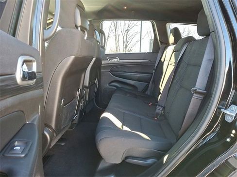 Used 2021 Jeep Grand Cherokee Laredo image 13