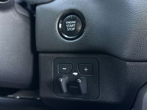 Used 2025 Toyota Tundra Limited image 22