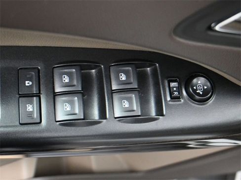 Used 2018 GMC Canyon SLT w/ Driver Alert Package image 12