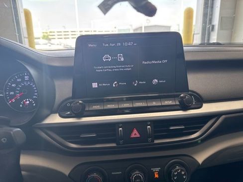 Used 2023 Kia Forte LXS w/ LXS Technology Package FWD image 8