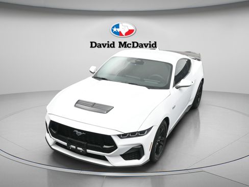 Used 2025 Ford Mustang GT RWD image 33