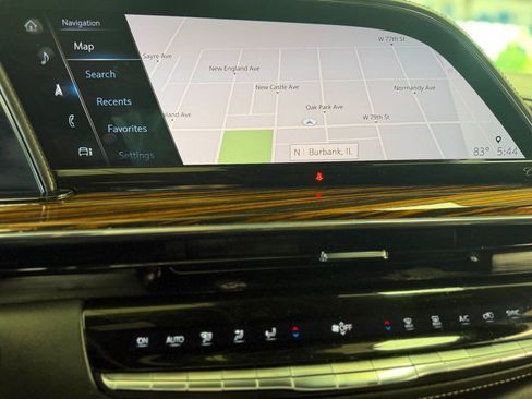 Used 2021 Cadillac Escalade Luxury AWD/4WD image 34